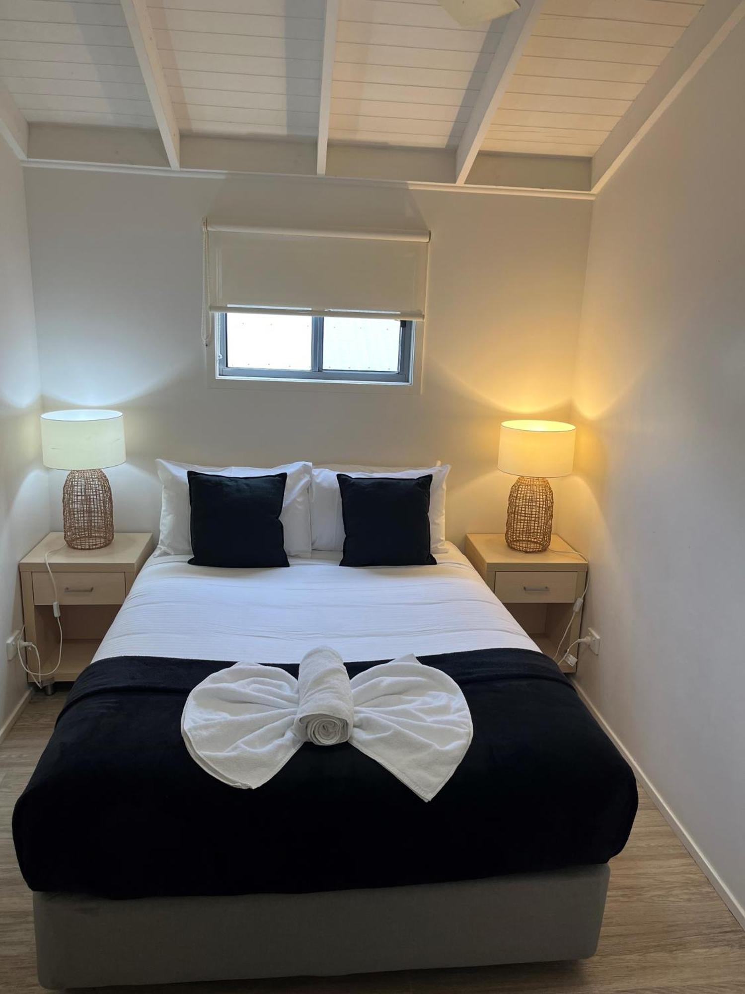 Blue Lagoon Beach Resort Bateau Bay Exterior foto
